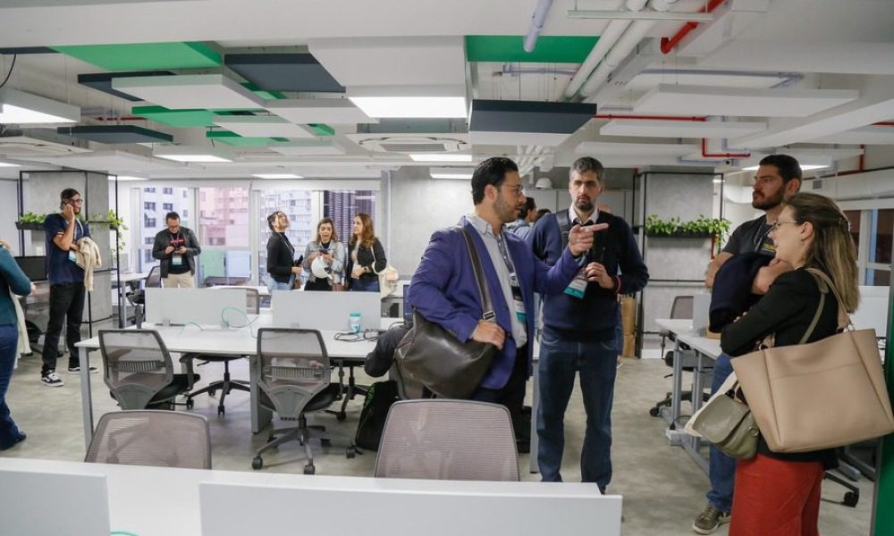 Visita ao escritório da AltoQi durante a Missão Empresarial SC 2024
